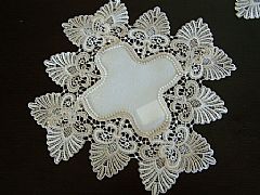 SPECIAL-VERONA-CREAM-AND-LACE-SQUARE-DOILEY-STUNNING-30-cm-NEW